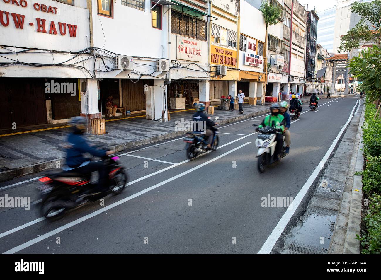 Trafic dans les rues du centre du vieux Chinatown, Jakarta, Java, Indonésie ; Asie Banque D'Images