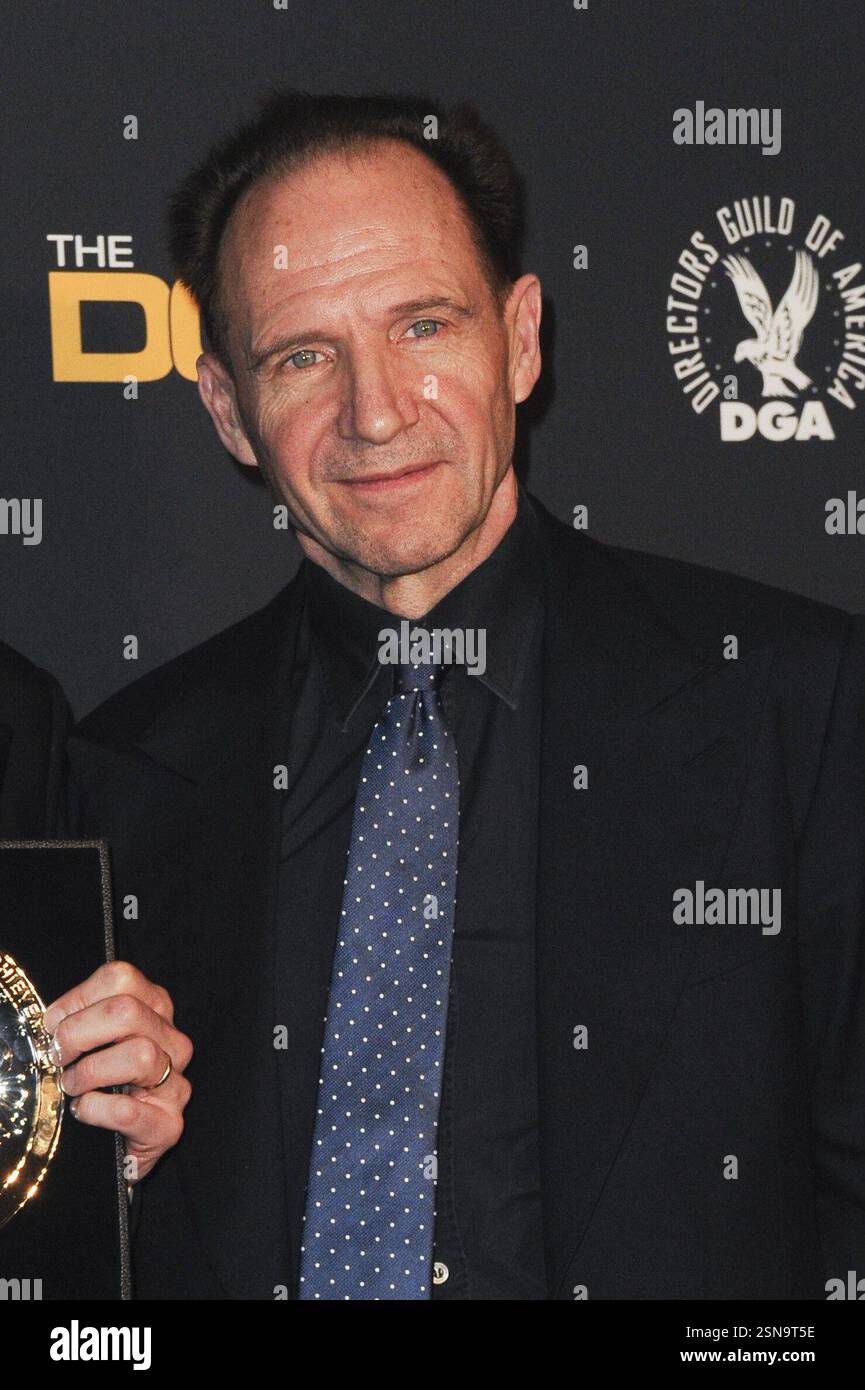 CA. 08th Feb, 2025. Ralph Fiennes dans la salle de presse pour la 77e édition annuelle des Directors Guild of America DGAS Awards - salle de presse, Beverly Hilton Hotel, Beverly Hills, CA, 08 février 2025. crédit : Elizabeth Goodenough/Everett Collection/Alamy Live News Banque D'Images