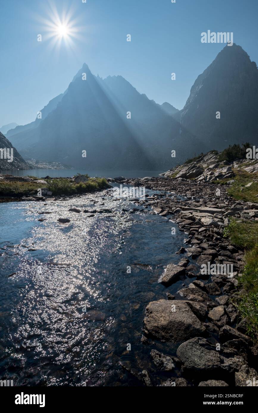 Sortie de Peak Lake, Bridger Wilderness, Wind River Range, Wyoming. Banque D'Images