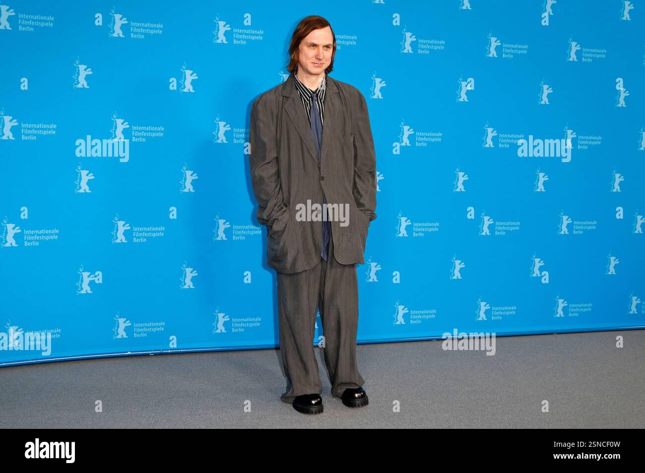 Lars Eidinger beim Photocall zum Kinofilm 'Das Licht / The Light' auf der Berlinale 2025 / 75. Internationale Filmfestspiele Berlin im Hotel Grand Hyatt. Berlin, 13.02.2025 Banque D'Images