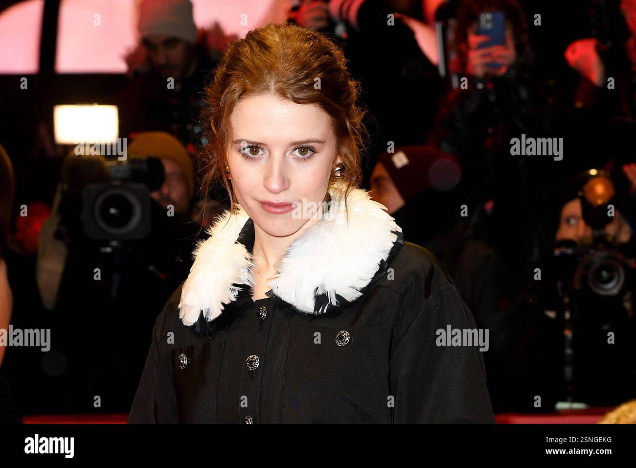 Katharina Stark BEI der Eroeffnung der 75. Berlinale internationale Filmfestspiele mit der -Das Licht- première du film AM 13.02.2025 à Berlin Berlinale ouverture 2025 mit der Das Licht première du film à Berlin *** Katharina Stark à l'ouverture du 75e Festival International du film de Berlinale avec la première du film Das Licht le 13 02 2025 à Berlin Berlinale ouverture 2025 avec la première du film Das Licht à Berlin Banque D'Images