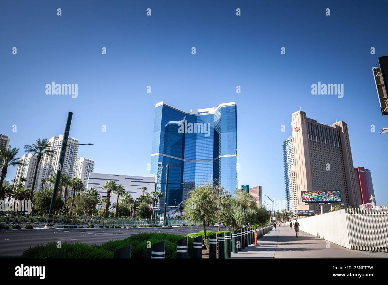 LAS VEGAS, le 18 AOÛT 2024 : Panorama du Strip de Las vegas semant la tour étincelante de Fontainebleau et les méga-resorts environnants. Fontainebleau Las Vega Banque D'Images