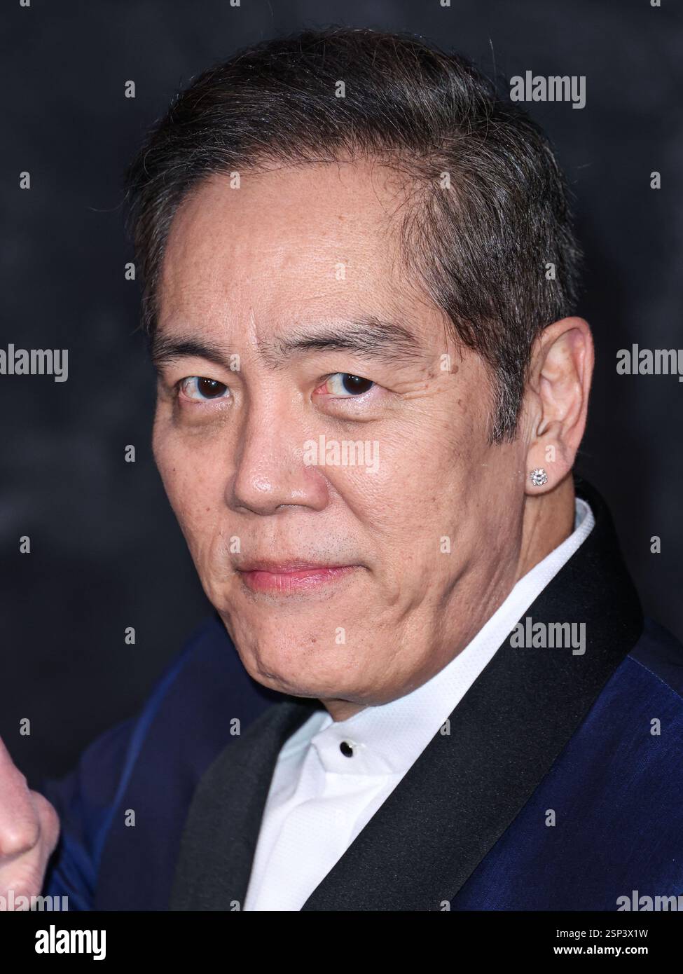 HOLLYWOOD, LOS ANGELES, CALIFORNIE, États-Unis - 12 FÉVRIER : Yuji Okumoto arrive à la première à Los Angeles de la finale de la série 'Cobra Kai' saison 6 part 3 de Netflix qui s'est tenue au Théâtre égyptien Hollywood le 12 février 2025 à Hollywood, Los Angeles, Californie, États-Unis. (Photo de Xavier Collin/image Press Agency) Banque D'Images