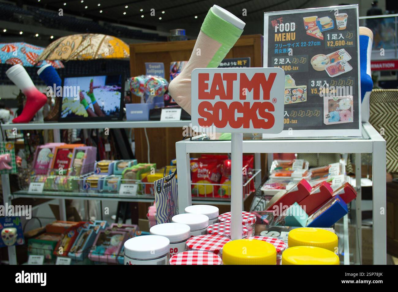 2025/02/14, Tokyo, NEW ENERGY est un festival de création de plus de 400 groupes et objets merveilleux, des choses et des personnes du Japon et du monde entier. En plus des expositions spéciales de créateurs uniques, il y aura une grande variété de contenus tels que shopping, talk-shows et spectacles artistiques. En tant que plate-forme de rencontres diverses, l'événement a attiré l'attention de nombreuses personnes de tous âges et de tous genres. Cette nouvelle énergie a lieu le 2025/02/14-16. Crédit : Michael Steinebach/AFLO/Alamy Live News Banque D'Images