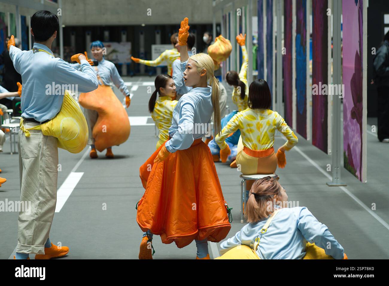 2025/02/14, Tokyo, NEW ENERGY est un festival de création de plus de 400 groupes et objets merveilleux, des choses et des personnes du Japon et du monde entier. En plus des expositions spéciales de créateurs uniques, il y aura une grande variété de contenus tels que shopping, talk-shows et spectacles artistiques. En tant que plate-forme de rencontres diverses, l'événement a attiré l'attention de nombreuses personnes de tous âges et de tous genres. Cette nouvelle énergie a lieu le 2025/02/14-16. Crédit : Michael Steinebach/AFLO/Alamy Live News Banque D'Images