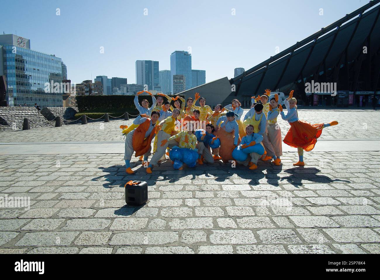 2025/02/14, Tokyo, NEW ENERGY est un festival de création de plus de 400 groupes et objets merveilleux, des choses et des personnes du Japon et du monde entier. En plus des expositions spéciales de créateurs uniques, il y aura une grande variété de contenus tels que shopping, talk-shows et spectacles artistiques. En tant que plate-forme de rencontres diverses, l'événement a attiré l'attention de nombreuses personnes de tous âges et de tous genres. Cette nouvelle énergie a lieu le 2025/02/14-16. Crédit : Michael Steinebach/AFLO/Alamy Live News Banque D'Images