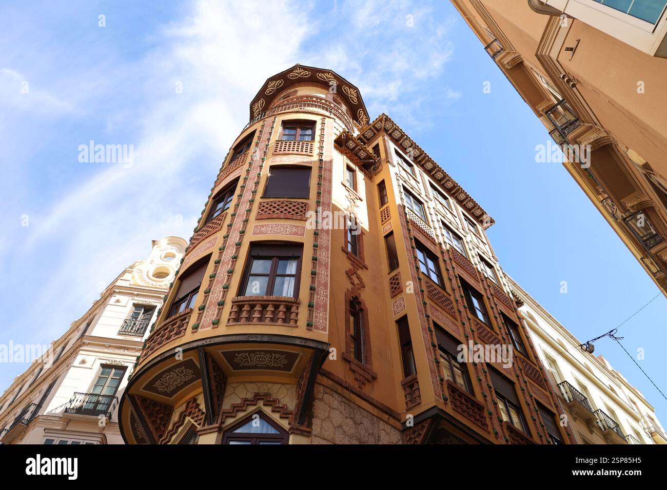Bâtiment d'angle Sagasta 5 Guerrero Strachan dans la vieille ville de Malaga, Andalousie, Espagne Banque D'Images