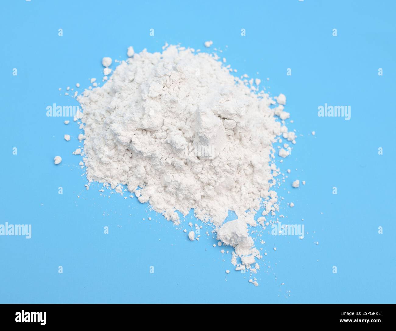 Hypochlorite de calcium CaOCl2. Son nom chimique est hypochlorite de calcium. Il est également appelé chlorure de chaux. Banque D'Images