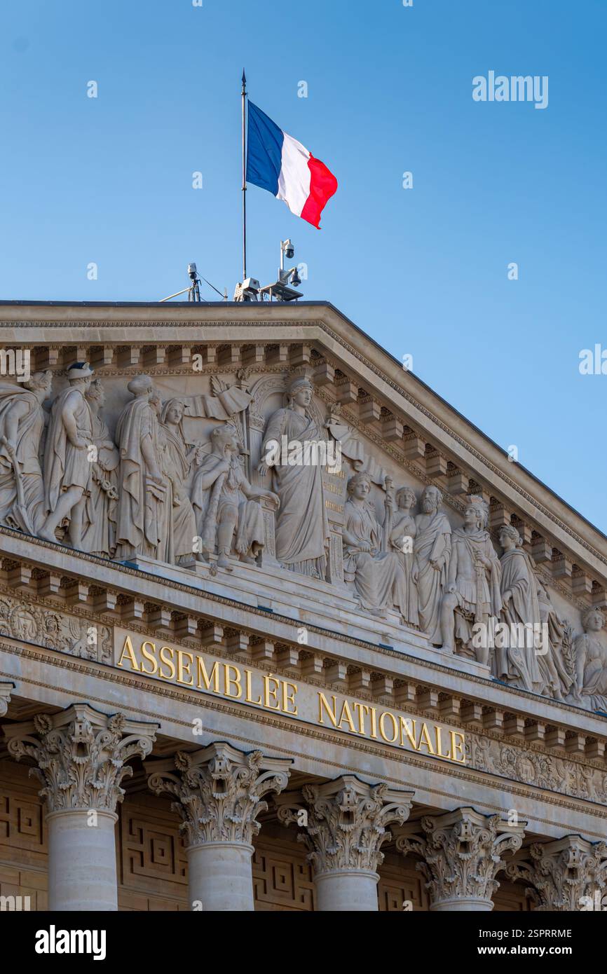 Façade du bâtiment de l'Assemblée nationale (Assemblée nationale), alias Palais Bourbon ou Chambre des députés, Paris, France Banque D'Images