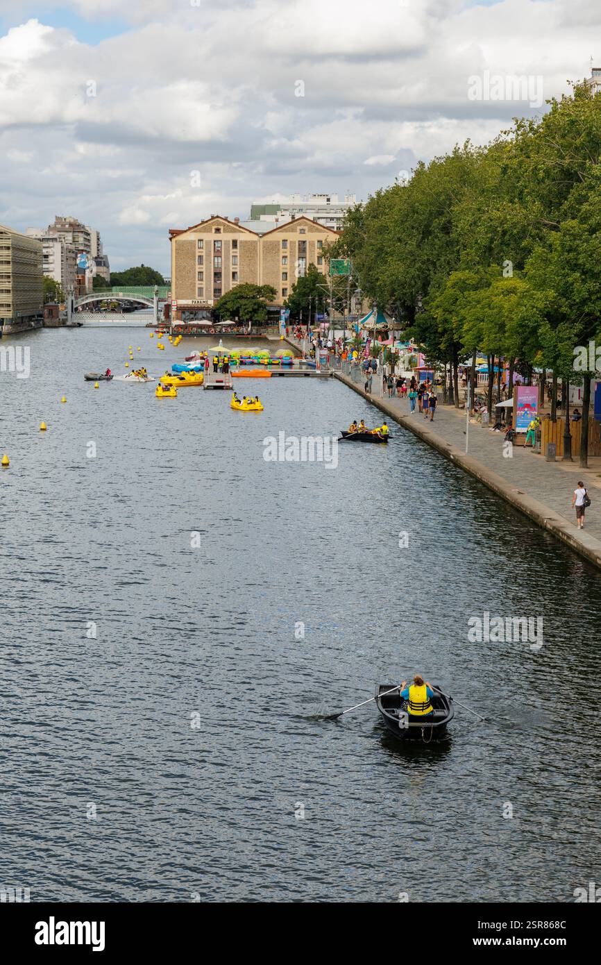 Activités nautiques sur le bassin de la Villette, Paris Banque D'Images