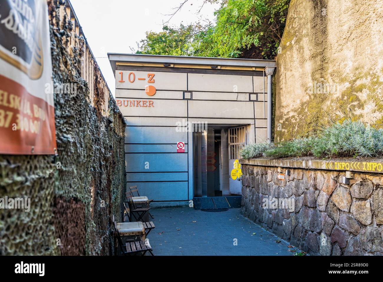 Le bunker 10-Z, un abri anti-aérien construit pendant la seconde Guerre mondiale contre les bombes américaines et soviétiques, à Brno, région de Moravie, en Tchéquie Banque D'Images