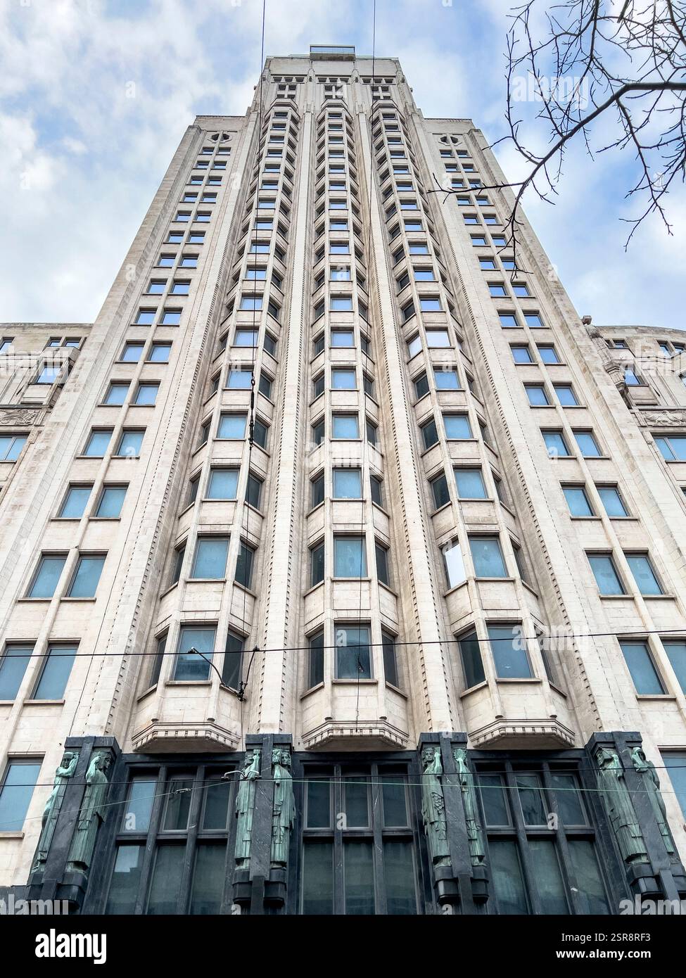 La Boerentoren (Tour des agriculteurs) à Anvers, Belgique. Construit en 1930, il a été l'un des premiers gratte-ciel en Europe, et est actuellement en cours de rénovation Banque D'Images