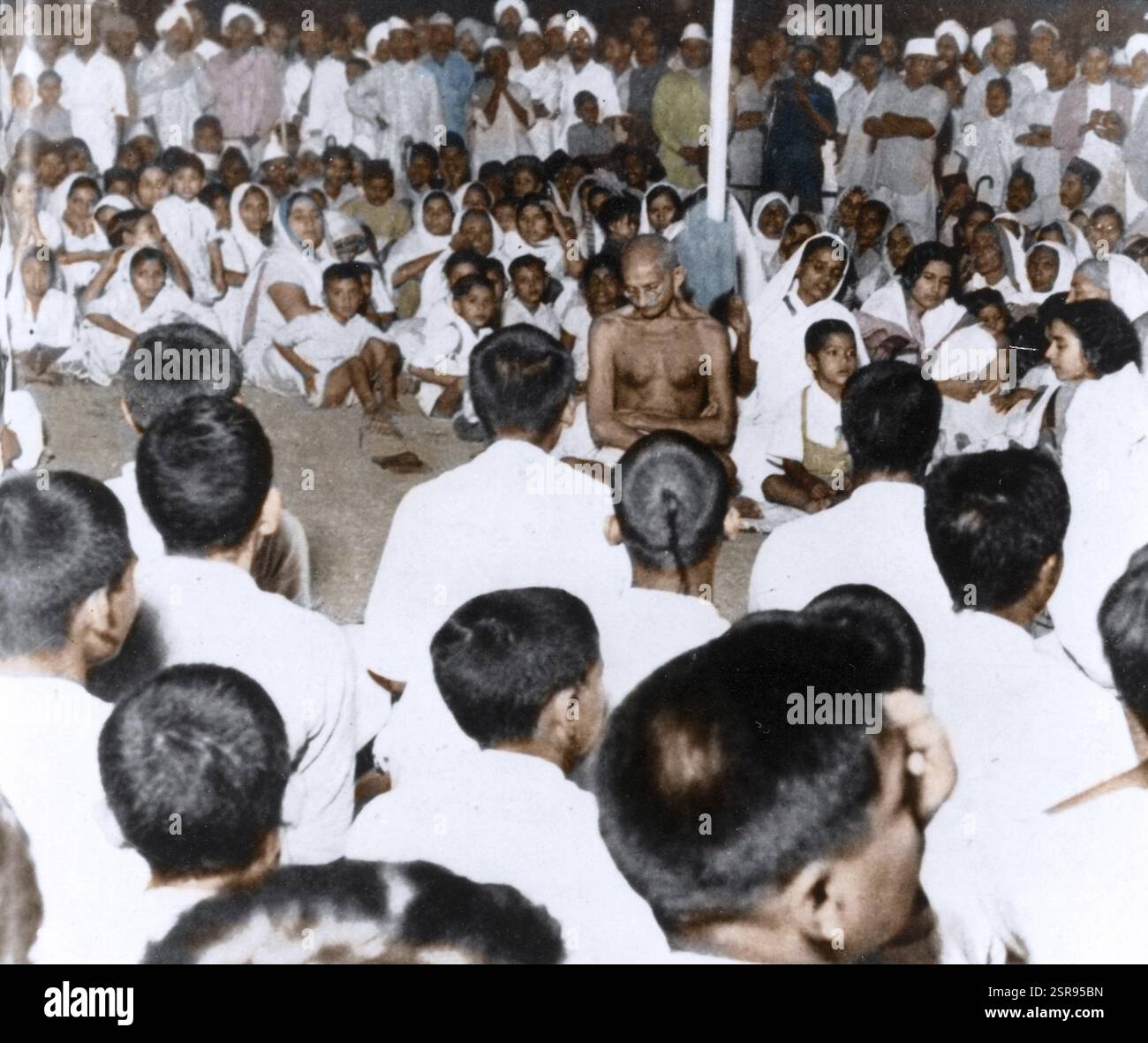 Mahatma Gandhi dans une réunion publique de prière, Inde, Asie, 1944, Asie Banque D'Images