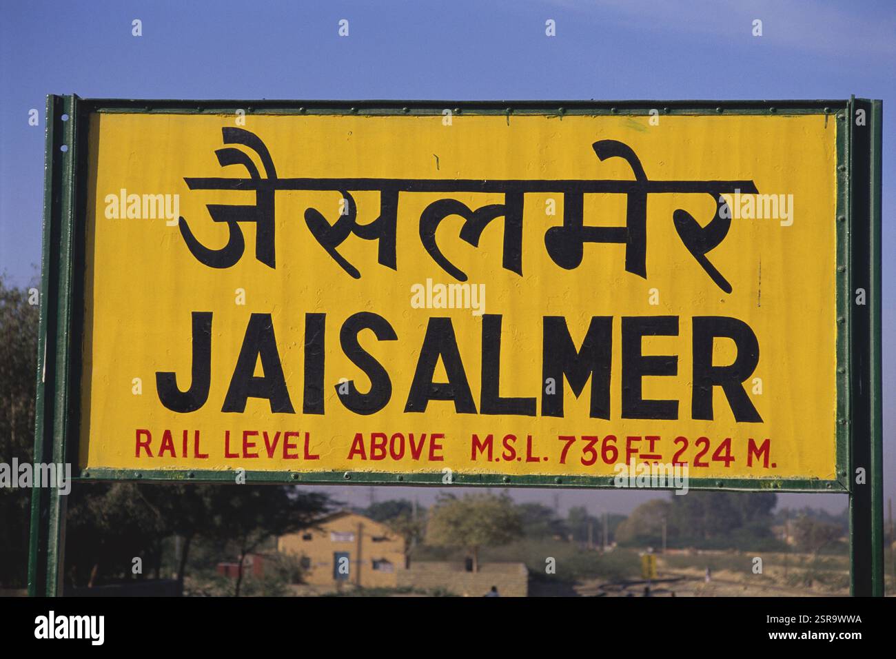 Conseil de la gare de Jaisalmer en hindi et en langue anglaise, Rajasthan, Inde, Asie Banque D'Images
