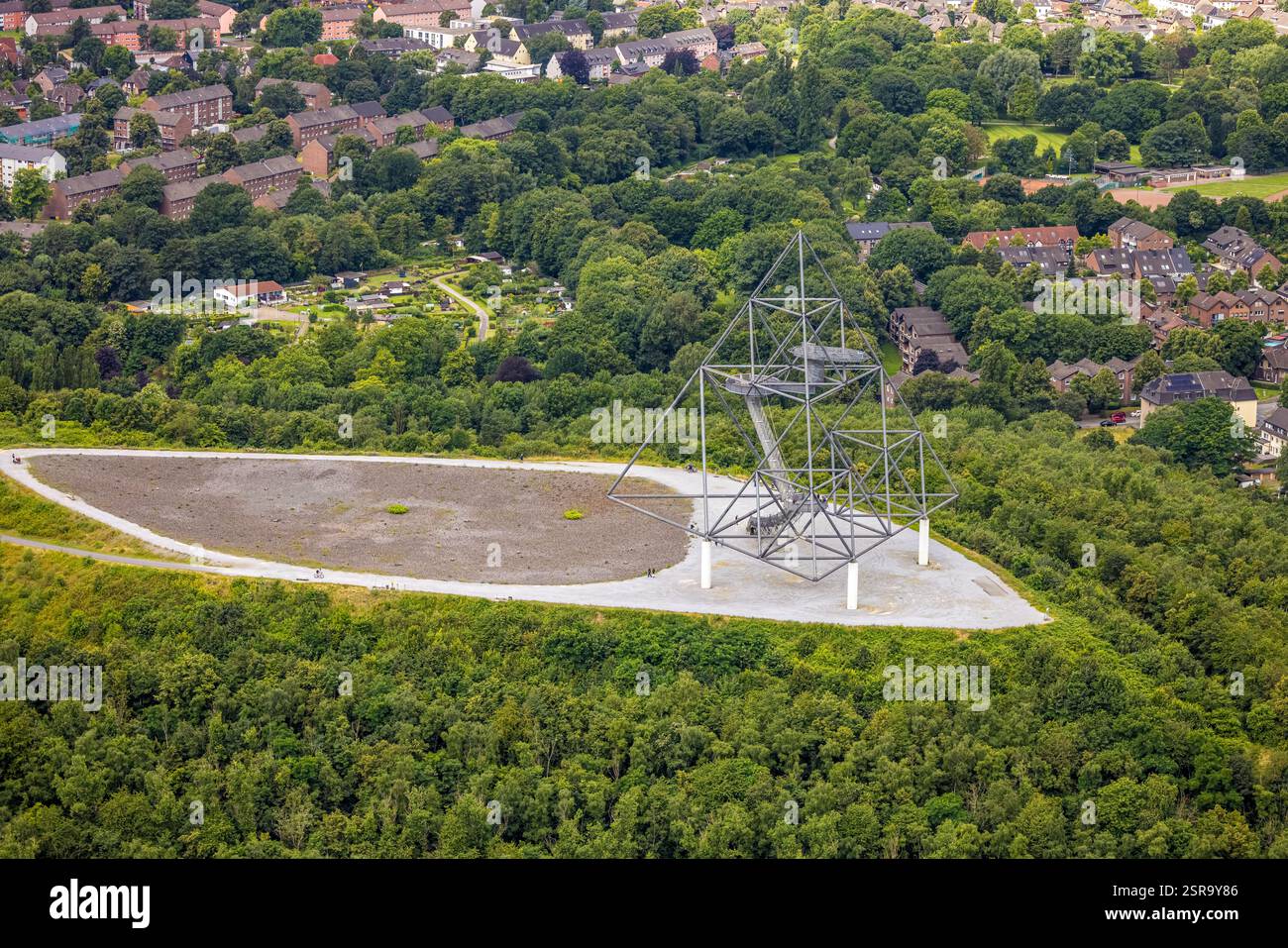 Vue aérienne, sculpture tétraèdre, terrasse panoramique en forme de pyramide à trois côtés, repère sur le tas de scories de Beckstraße, Batenbrock-Nord, Bott Banque D'Images