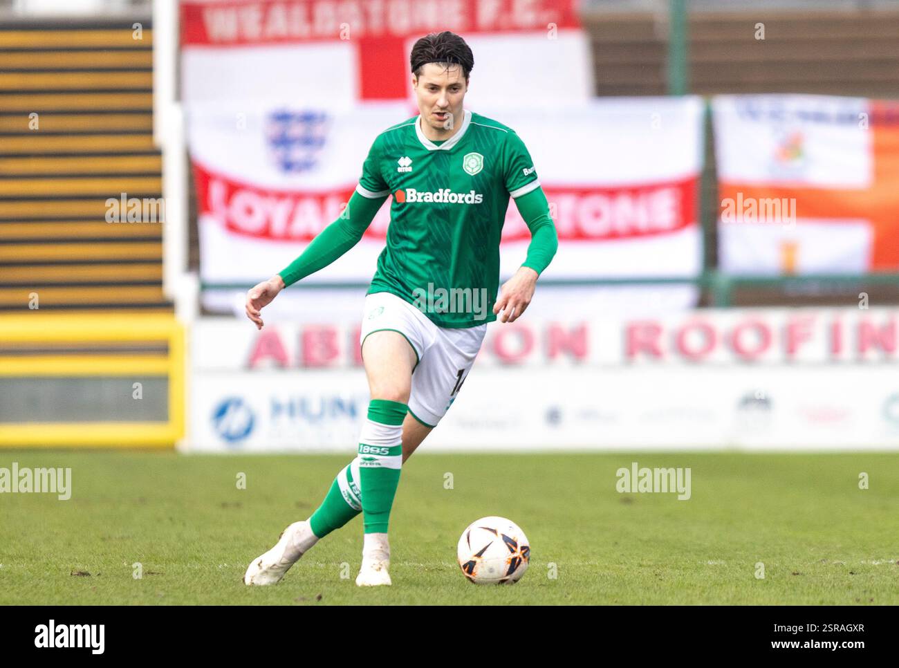 Brett McGavin de Yeovil Town pendant le match de Ligue nationale au stade Huish Park, Yeovil photo de Martin Edwards/Alamy Live News 07880 707878 Banque D'Images