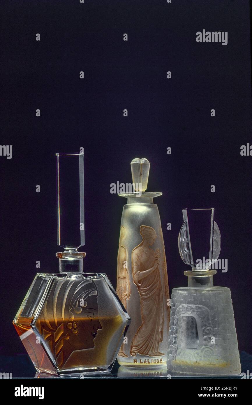 Flacons à parfum lalique antique, Mumbai, Maharashtra, Inde, Asie Banque D'Images