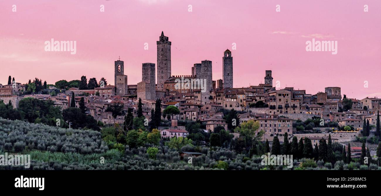 San Gimignano dans la lumière du soir Banque D'Images