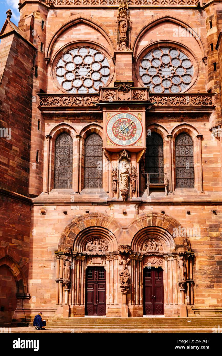 Portail de la Vierge, transept Sud. Cathédrale de Strasbourg ou cathédrale notre-Dame de Strasbourg, également connue sous le nom de Strasbourg Minster. Bien que consi Banque D'Images