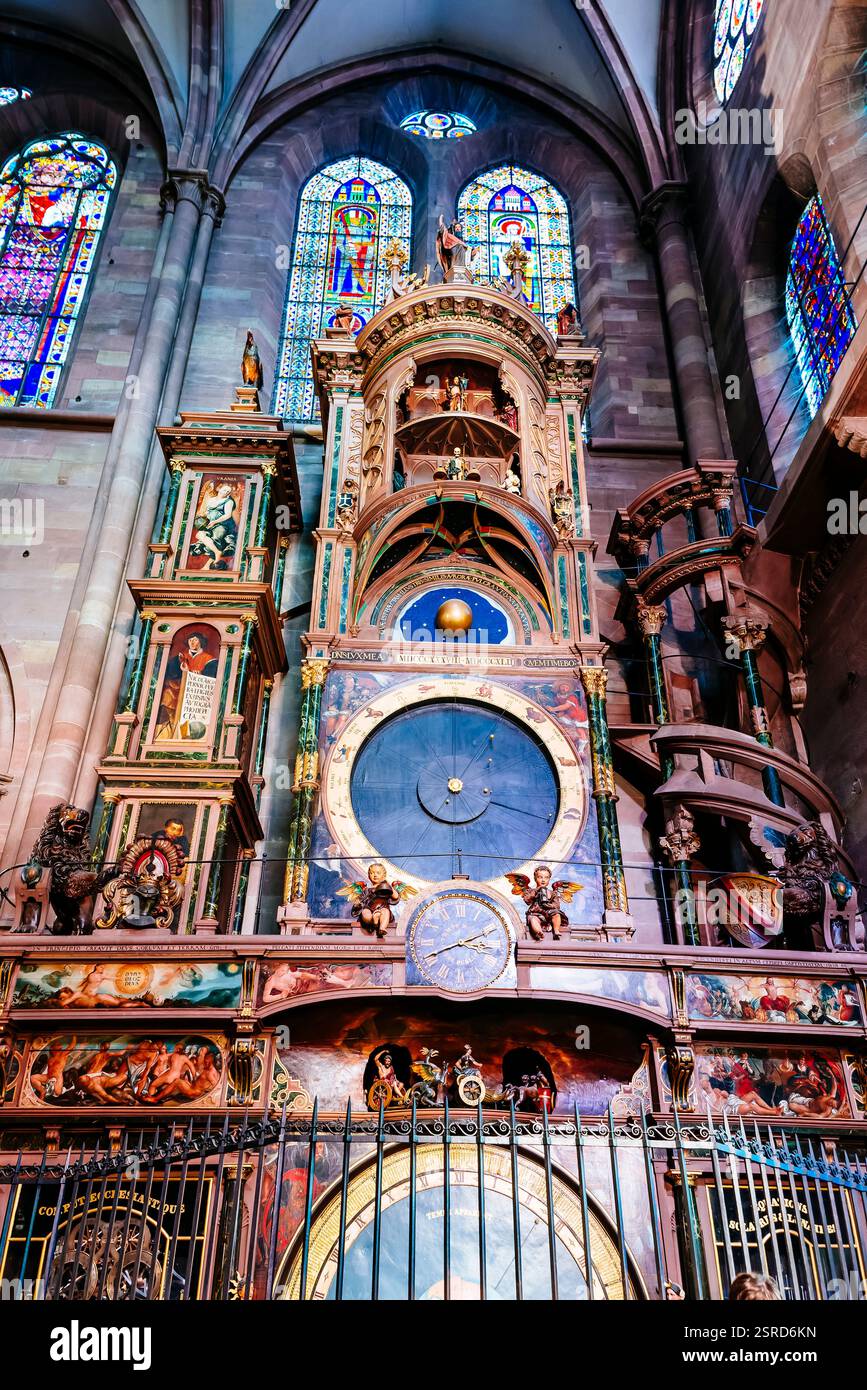 Horloge astronomique Strasbourg. Cathédrale de Strasbourg ou cathédrale notre-Dame de Strasbourg, également connue sous le nom de Strasbourg Minster. Strasbourg, Bas-Rhin Banque D'Images