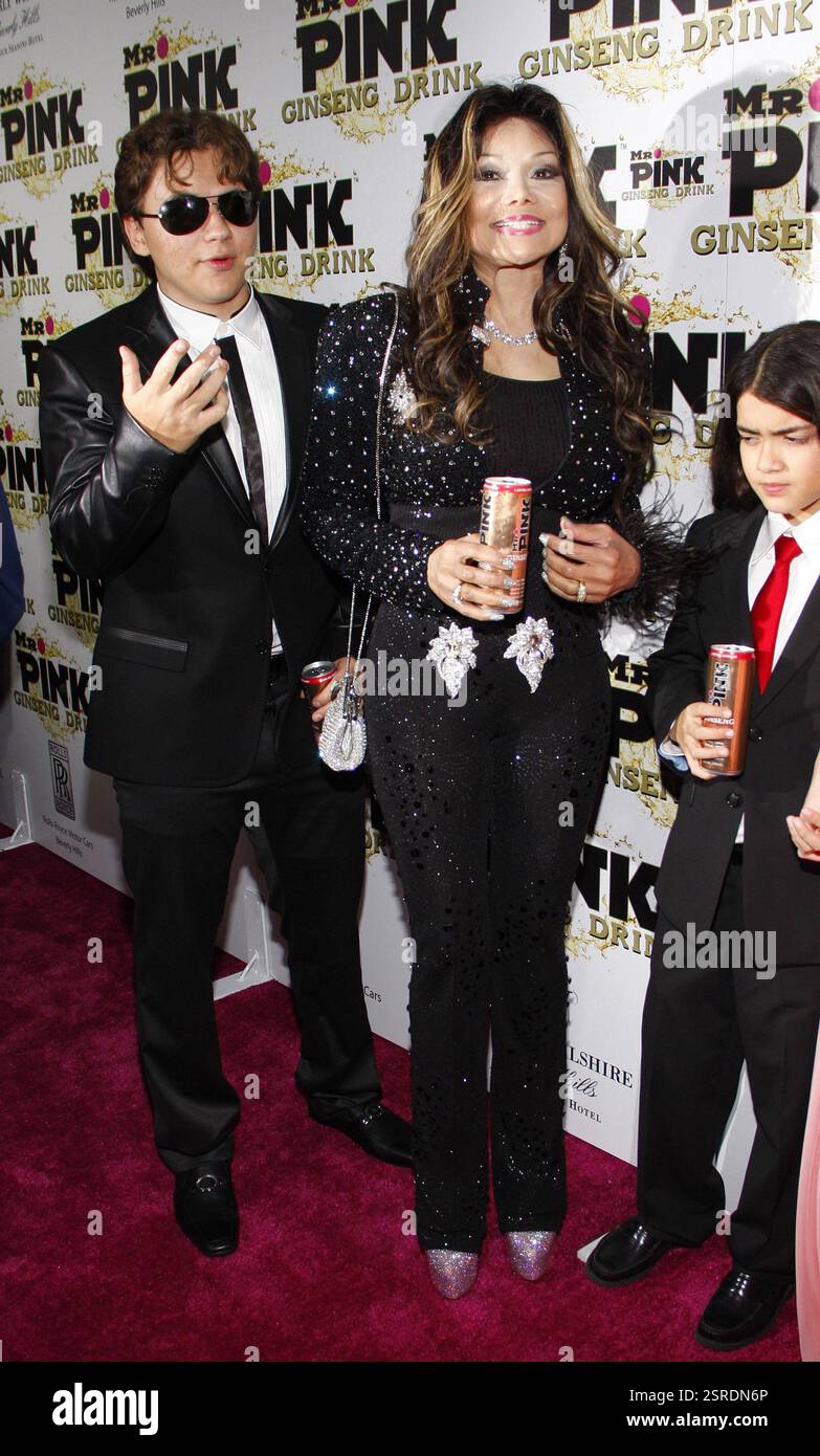 Prince Jackson, la Toya Jackson et Blanket Jackson à la soirée de lancement de la boisson MR. Pink Ginseng qui s'est tenue à l'hôtel Regent Beverly Wilshire à Beverly Hills, aux États-Unis, le 11 octobre 2012. Banque D'Images