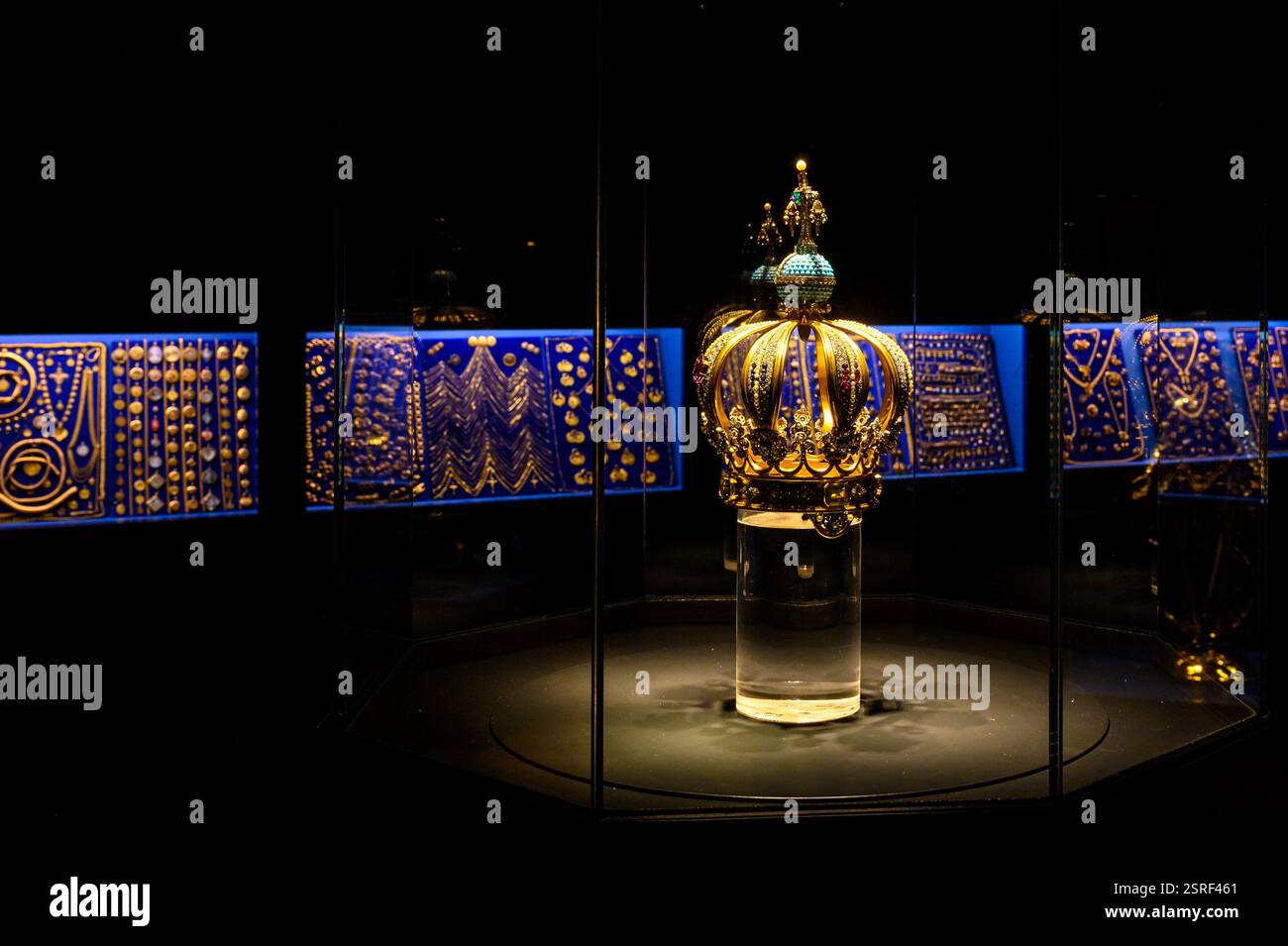 La couronne de notre-Dame de Fatima tenant la balle de la tentative d'assassinat du pape Jean-Paul II le 13 mai 1981. Le Musée de Fatima. Banque D'Images