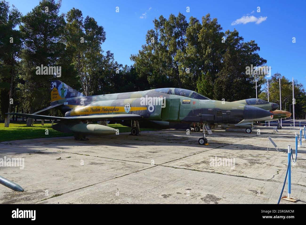 25 janvier 2025, Dekelia, Athènes, Grèce. Un avion de chasse de reconnaissance McDonnel Douglas RF-4E Phantom II Banque D'Images