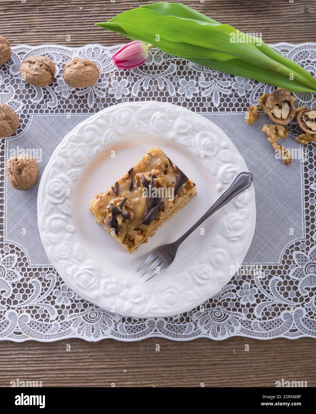 Gâteau au caramel aux noix Banque D'Images