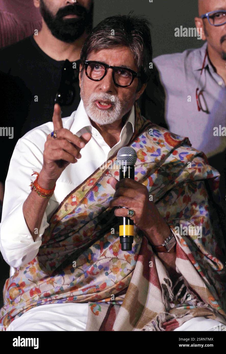 L'acteur de Bollywood Amitabh Bachchan lors de la conférence de presse du film Rose à Mumbai, en Inde, le 19 septembre 2016 Banque D'Images