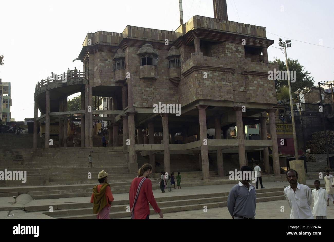 Crémation électrique près de harishchandra Ghat, banaras, uttar pradesh, Inde, Asie Banque D'Images Crémation électrique près de harishchandra Ghat, banaras, uttar pradesh, Inde, Asie Banque D'Images