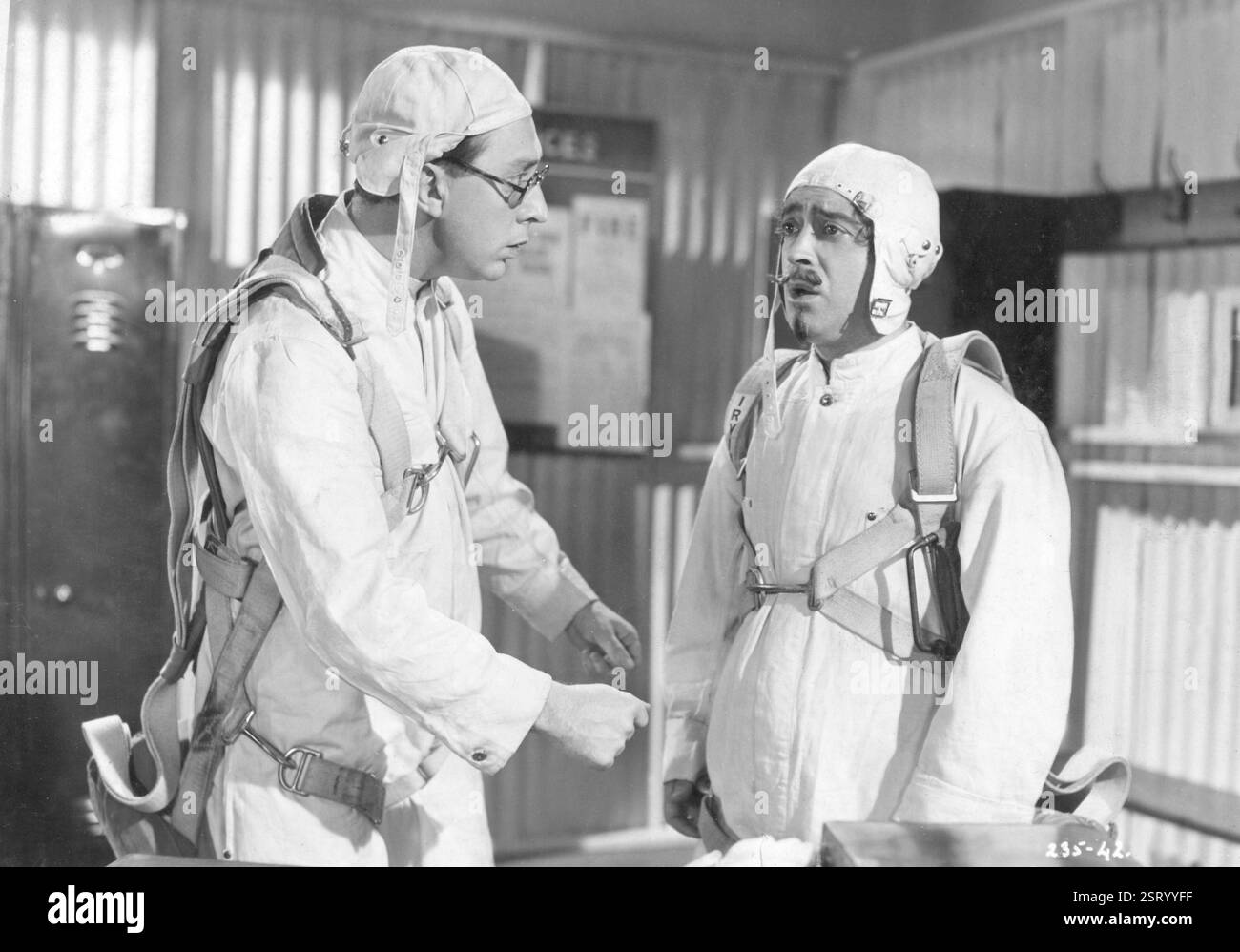 SOYONS CÉLÈBRES [BR 1939] SONNIE HALE, JIMMY O'DEA SOYONS CÉLÈBRES date : 1939 Banque D'Images