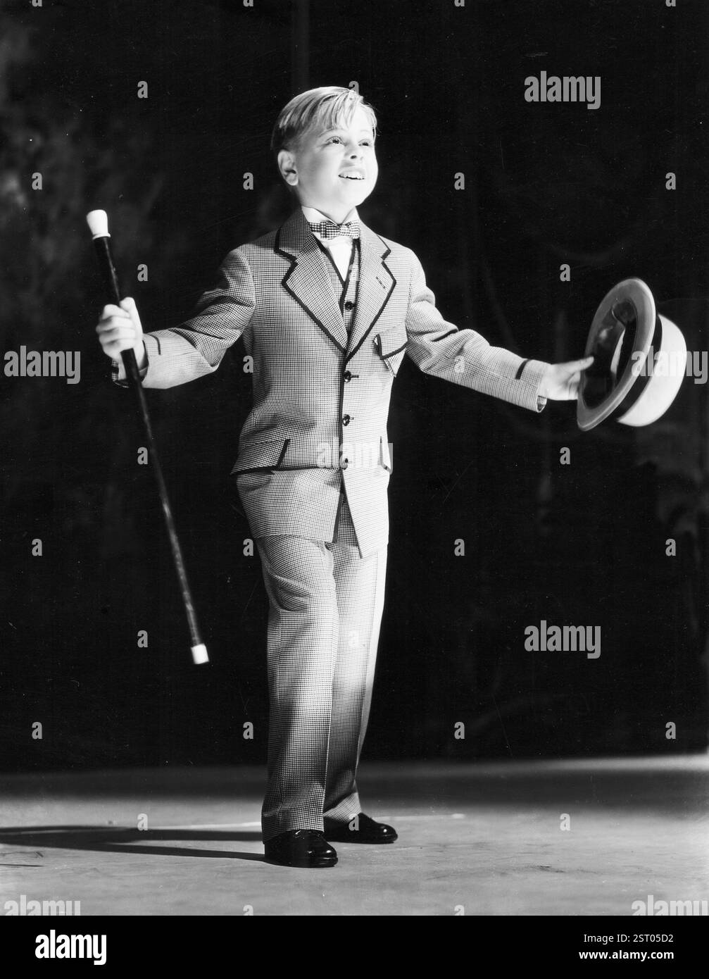 SONNE LE RIDEAU AKA BROADWAY TO HOLLYWOOD MICKEY ROONEY SONNE LE RIDEAU date : 1933 Banque D'Images