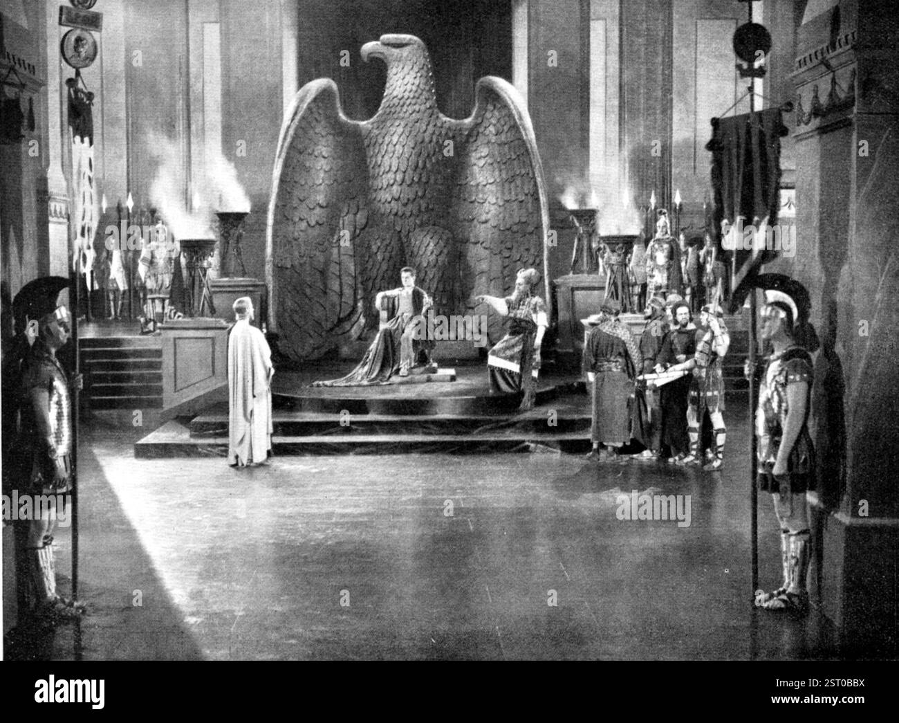 LE ROI DES ROIS [US 1927] H.B. WARNER comme Christ, VICTOR VARCONI comme Ponce Pilate date : 1927 Banque D'Images