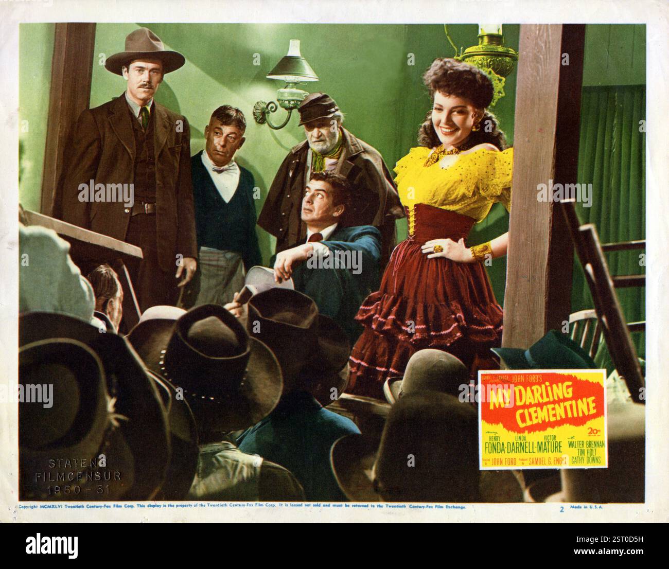 MY DARLING CLEMENTINE [US 1946] [de gauche à droite] HENRY FONDA dans le rôle de Wyatt Earp, [non identifié], FRANCIS FORD, VICTOR MATURE dans le rôle de Doc Holliday, LINDA DARNEL date : 1946 Banque D'Images