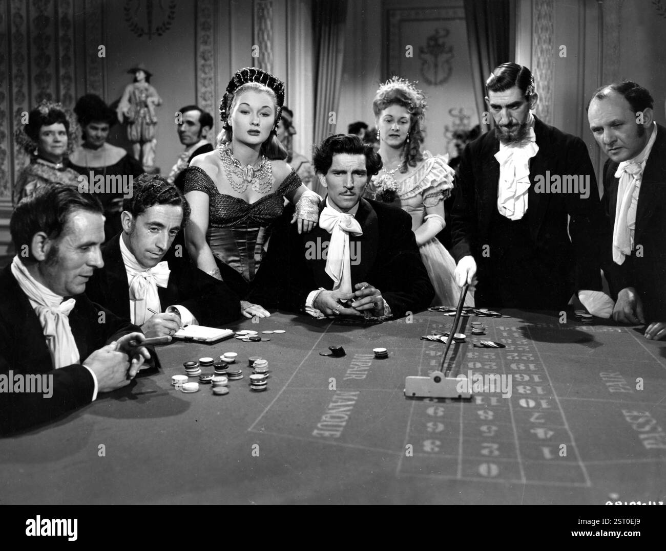 IDOLE DE PARIS [BR 1948] CHRISTINE NORDEN, MICHAEL RENNIE [ASSIS AU CENTRE] date : 1948 Banque D'Images