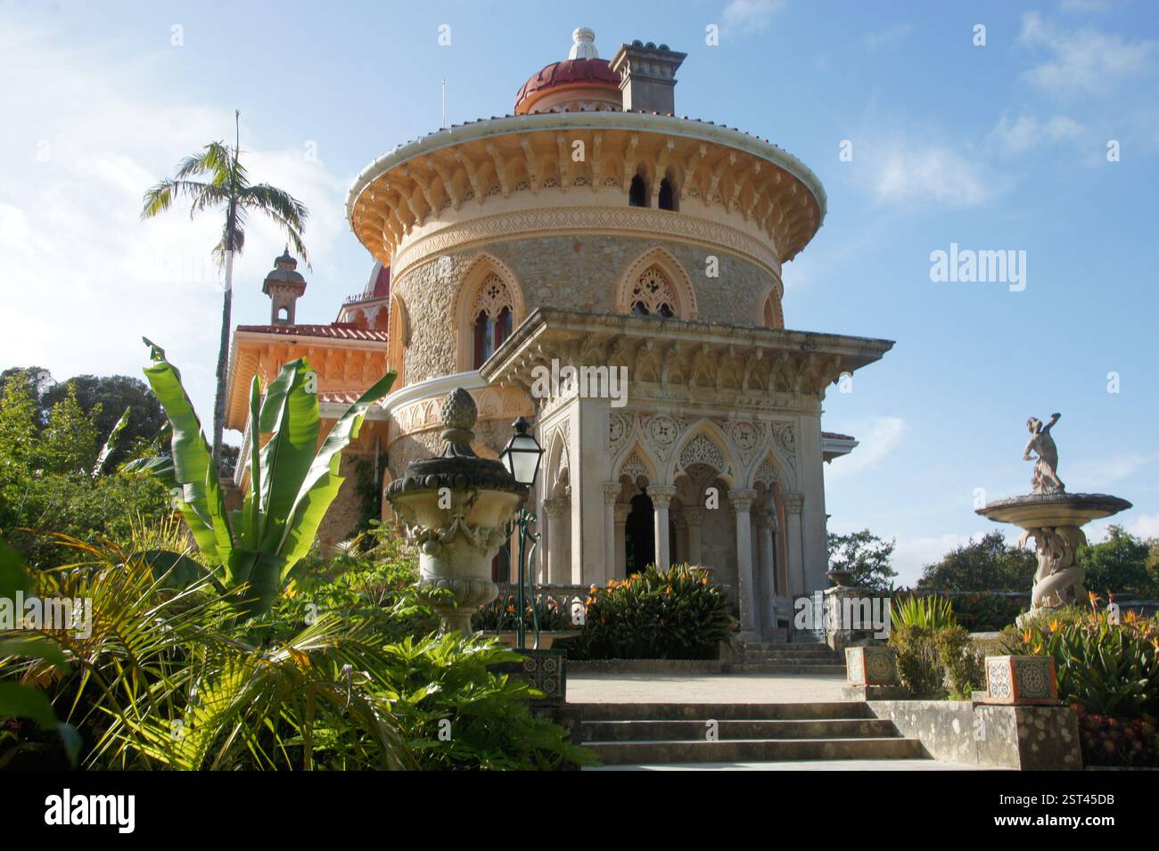 Palais Monserrate, Sintra. Un mélange fascinant d'art mauresque et d'élégance européenne. Jardins luxuriants, flore exotique, créent une oasis enchanteresse. Opul Banque D'Images