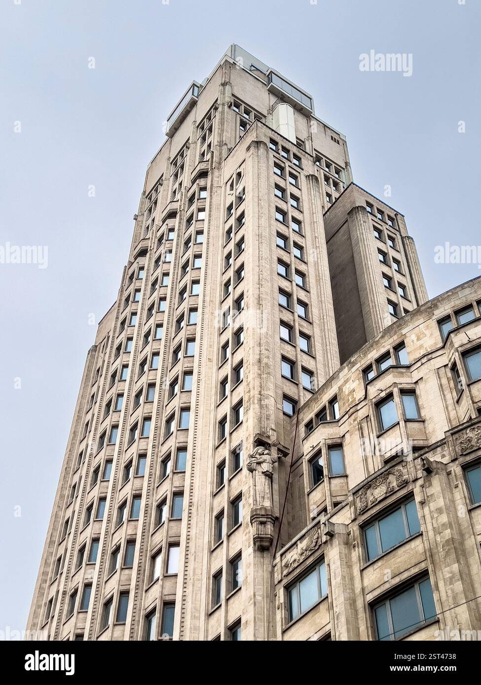 La Boerentoren (Tour des agriculteurs) à Anvers, Belgique. Construit en 1930, il a été l'un des premiers gratte-ciel en Europe, et est actuellement en cours de rénovation Banque D'Images