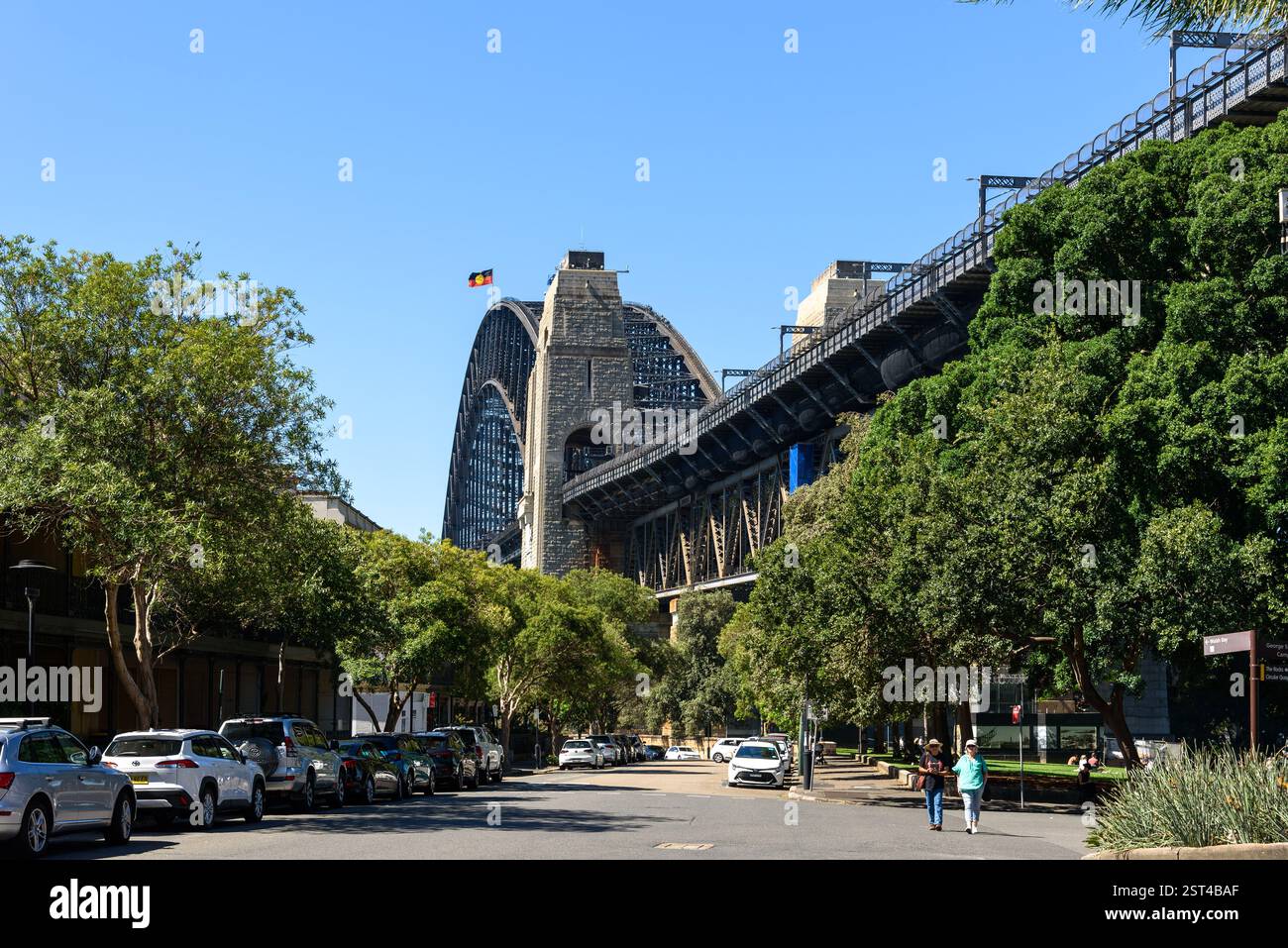 Le Sydney Harbour Bridge vu de Lower Fort Street dans The Rocks Banque D'Images