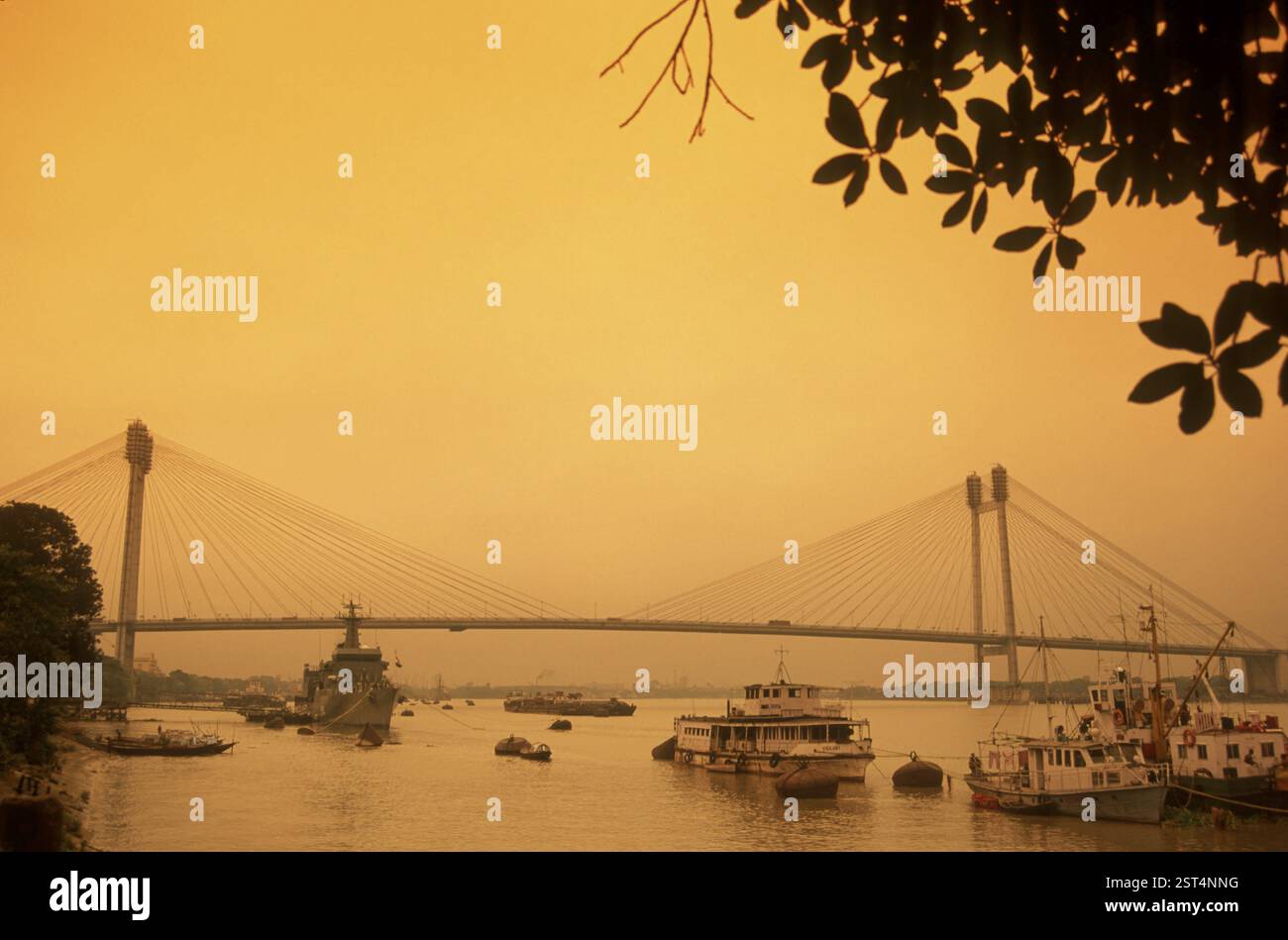 Nouveau pont Howrah (Vidyasagar Setu) sur la rivière Hoosely à Calcutta, Bengale occidental, Inde, Asie Banque D'Images