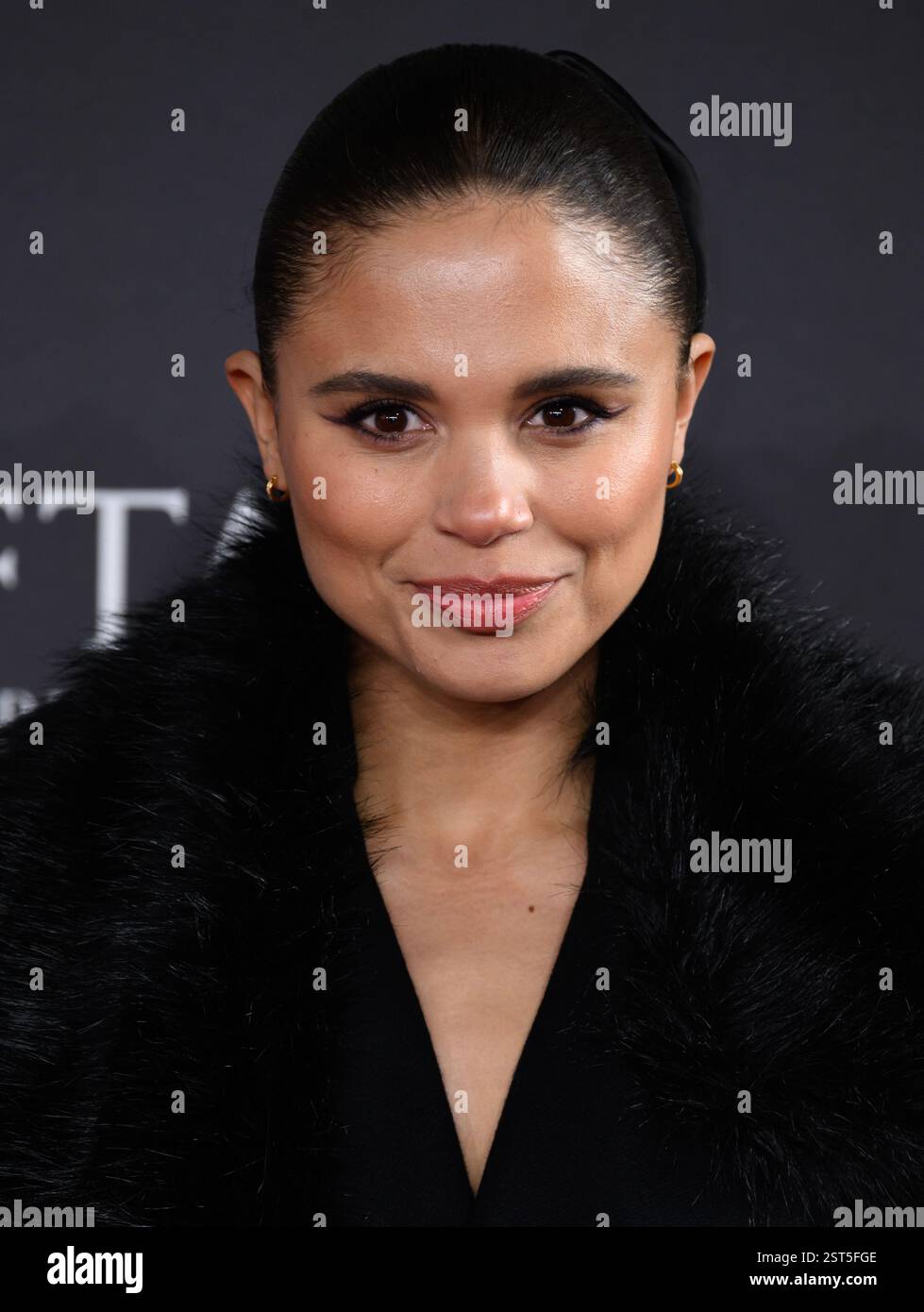 Londres, Royaume-Uni. 16 février 2025. Jessica Plummer arrive aux EE BAFTA film Awards 2025, au Royal Festival Hall. Crédit : Doug Peters/EMPICS/Alamy Banque D'Images