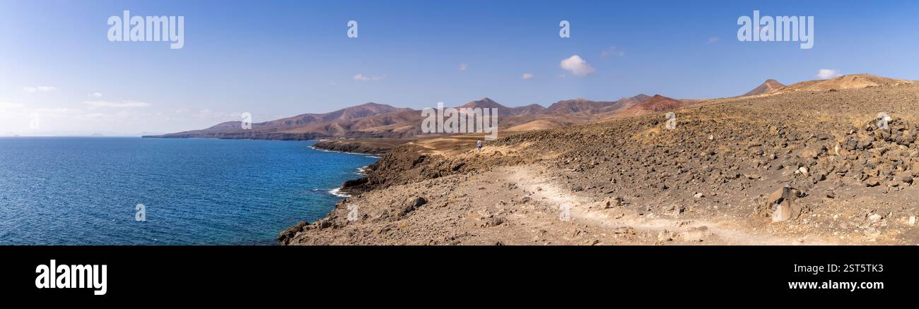 Vues de la côte à Playa Quemada, Lanzarote, îles Canaries, Espagne. Banque D'Images