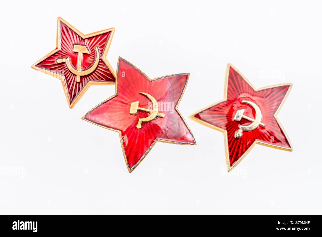 Gros plan du marteau soviétique et de l'écusson de casquette de faucille / insigne de l'armée soviétique. Aussi pour le communisme, l'histoire soviétique, l'empire russe et l'opression. Voir Remarques Banque D'Images