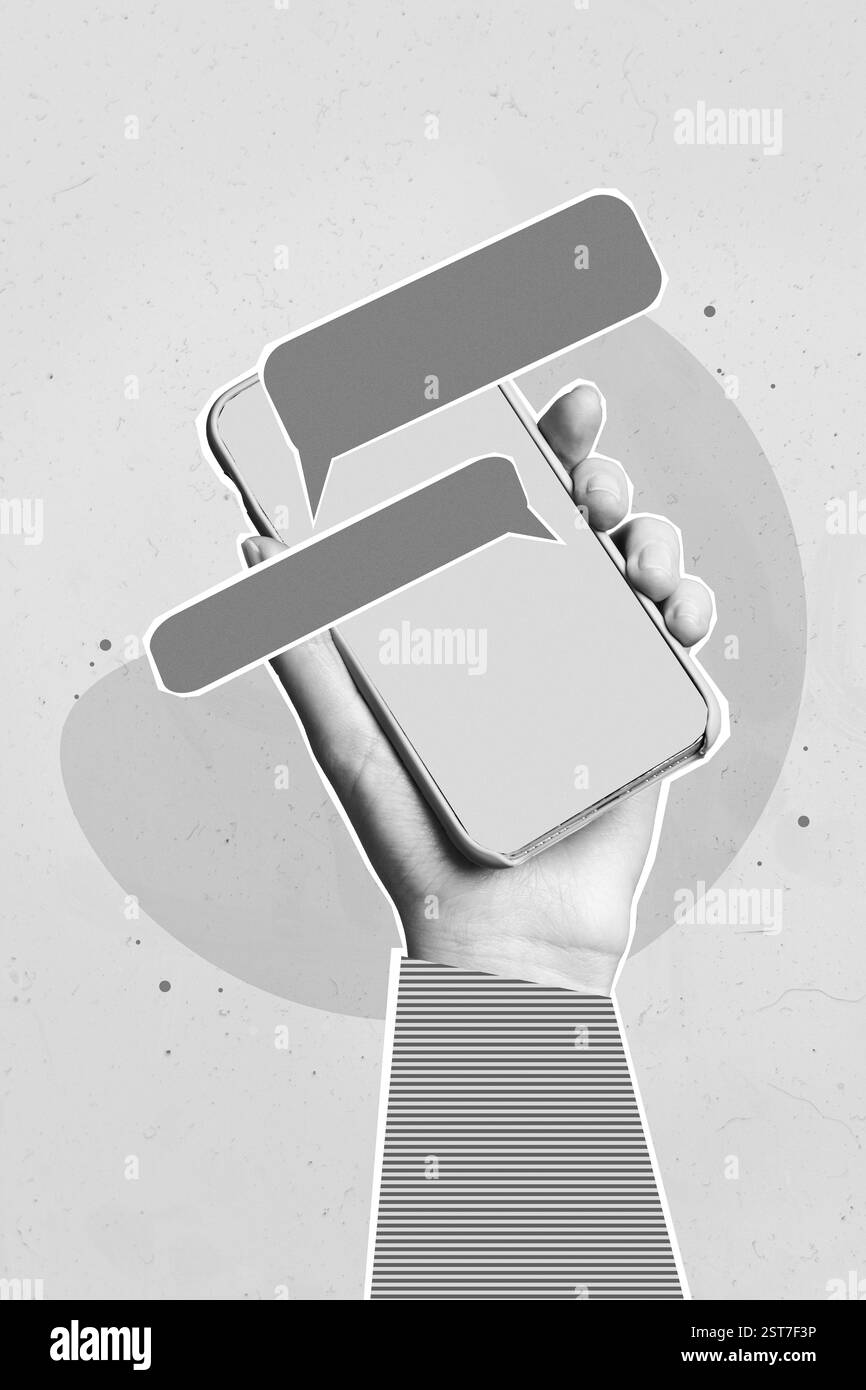 Image de collage vertical de noir blanc gamma bras tenir l'écran de téléphone bleu jaune drapeau ukrainien couleurs bulle de dialogue Banque D'Images