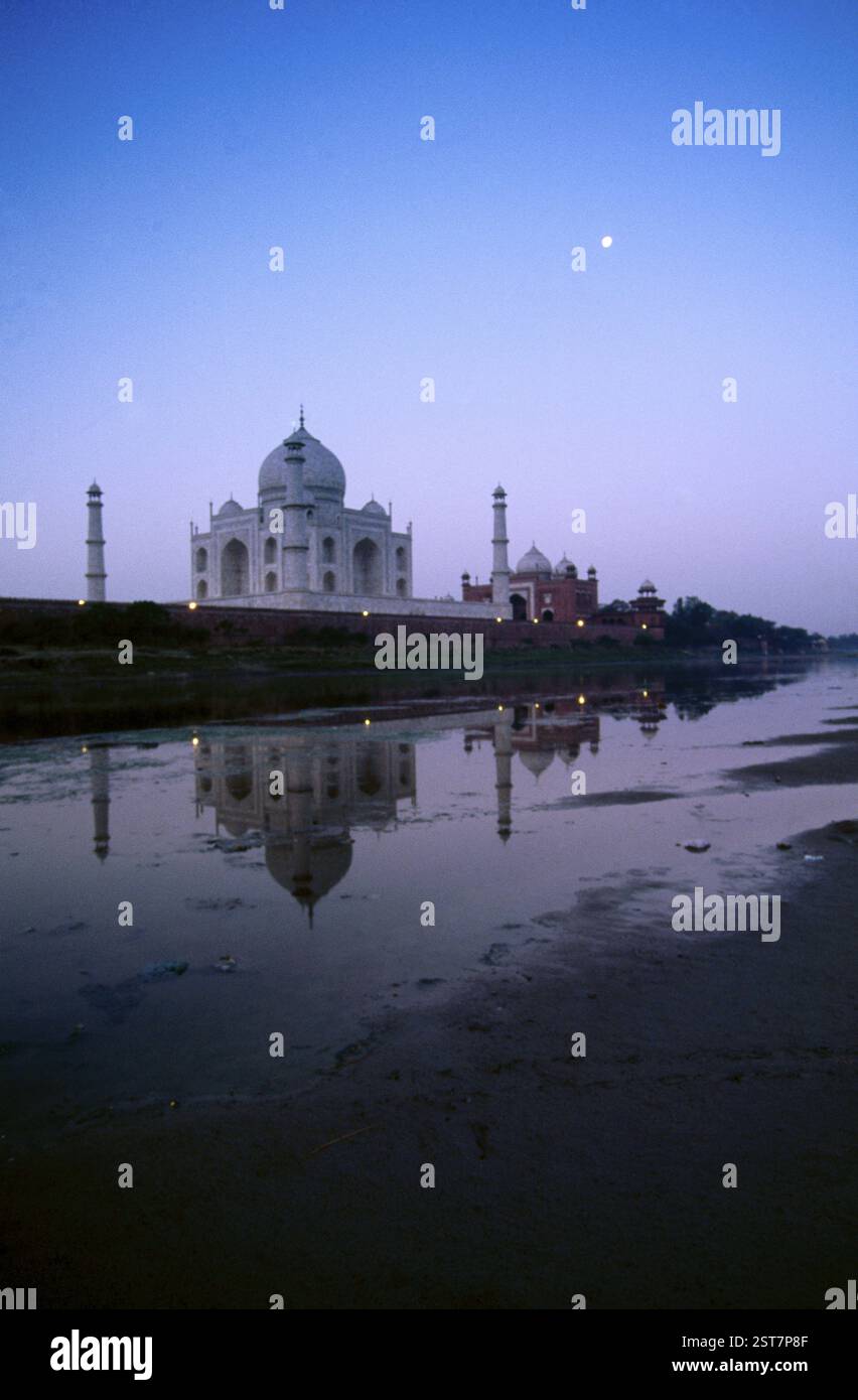 Septième merveille du monde 7 Taj Mahal, Agra, Uttar Pradesh, inde Banque D'Images