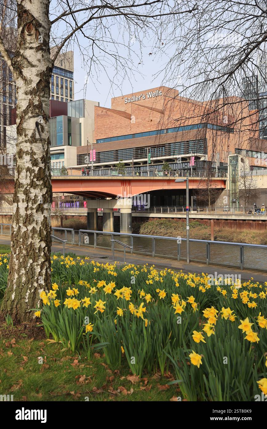 Le tout nouveau théâtre de danse, Sadler's Wells East, est maintenant ouvert, dans le cadre de la rive est, le nouveau quartier culturel du Queen Elizabeth Olympic Park, à Stratford, dans l'est de Londres, au Royaume-Uni Banque D'Images