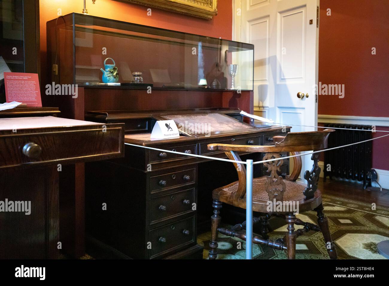 Bureau et chaise Charles Dickens, Charles Dickens Museum, Londres Banque D'Images