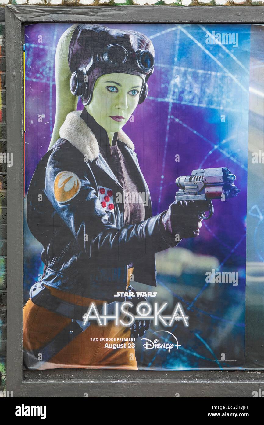 Londres, Royaume-Uni - 29 août 2023 : une affiche promotionnelle de panneau d'affichage à Londres, Royaume-Uni, faisant la promotion de la série Star Wars Ashoka. Banque D'Images