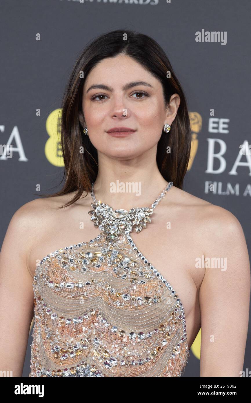 Londres, Royaume-Uni. 16 février 2025. Monica Barbaro assiste aux arrivées sur tapis rouge du film Awards de l'EE BAFTA, le 16 février 2025 à Londres, Angleterre, Royaume-Uni. Crédit : S.A. / Alamy Live News Banque D'Images