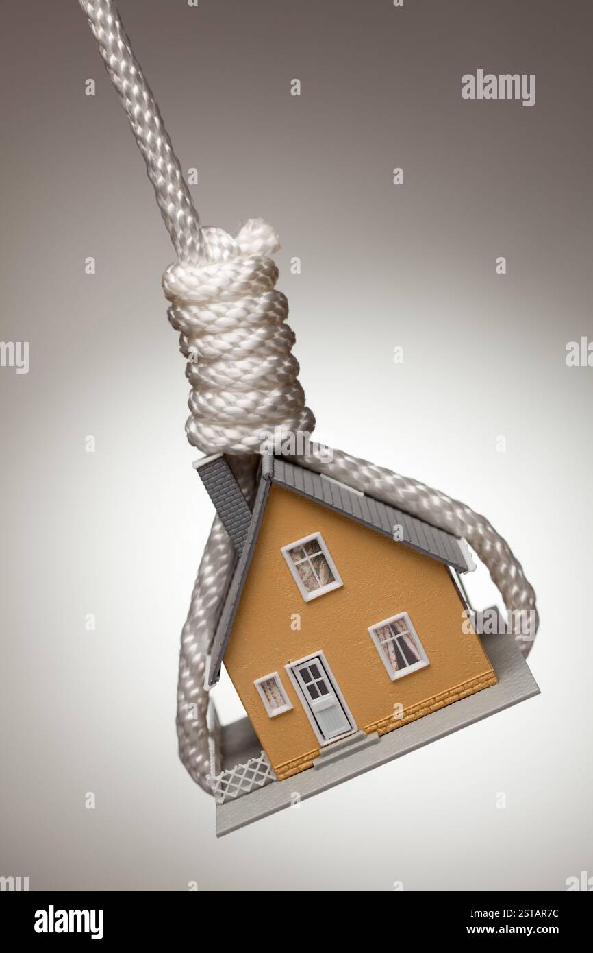 Maison attachée et suspendue dans le nœud coulant de Hangman. Banque D'Images