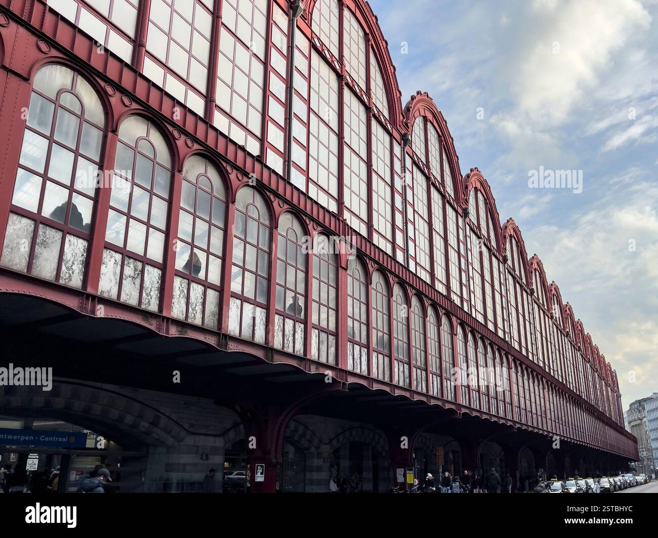 Magnifique gare principale d'Anvers (Antwerpen-Centraal) construite en 1895 Banque D'Images